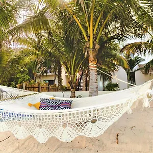 La Puerta Azul Beachfront - Adults Only Isla Holbox